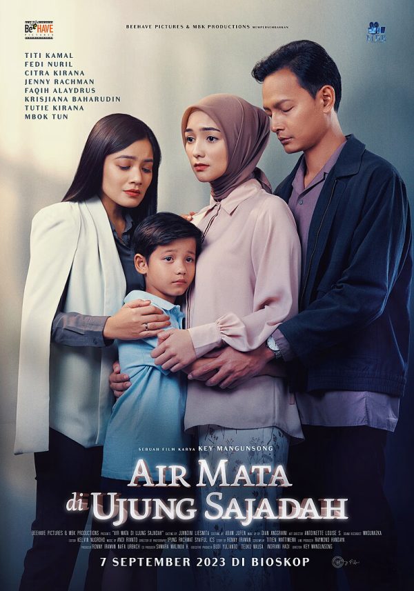 Nước mắt rơi trên thảm nguyện Air Mata di Ujung Sajadah